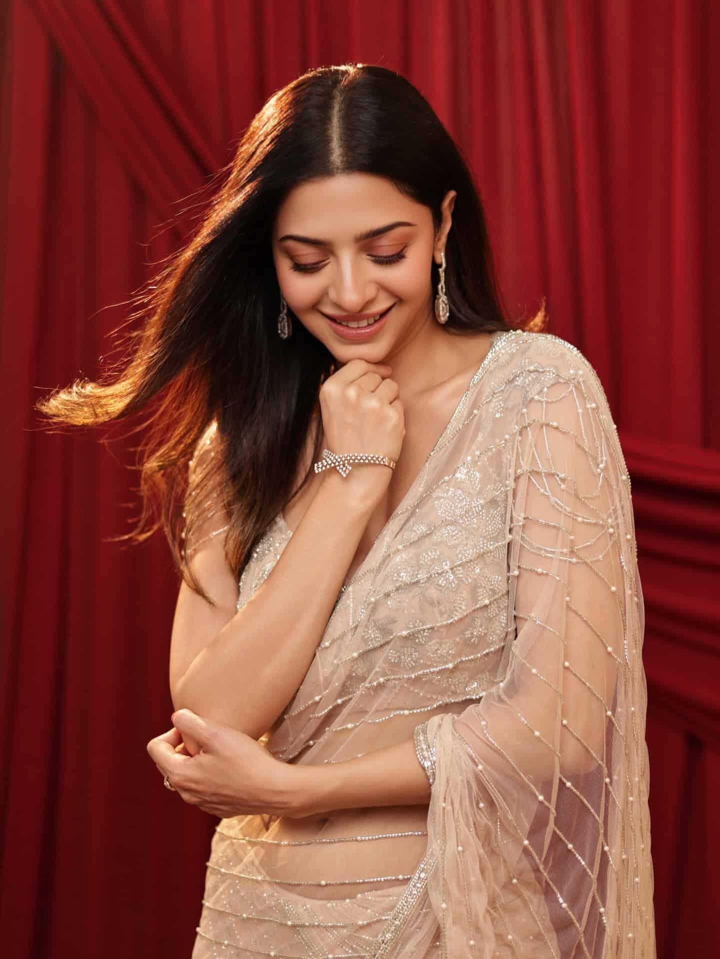 Vedhika Kumar's Saree Moment Breaks the Internet with Stunning Traditional Glamour