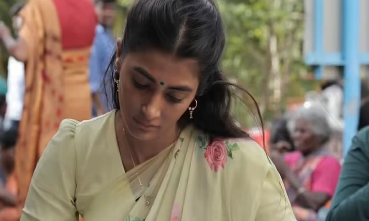 Pooja Hegde Shares Hair-Raising Boat Accident Memory as 'Retro' Completes One Year