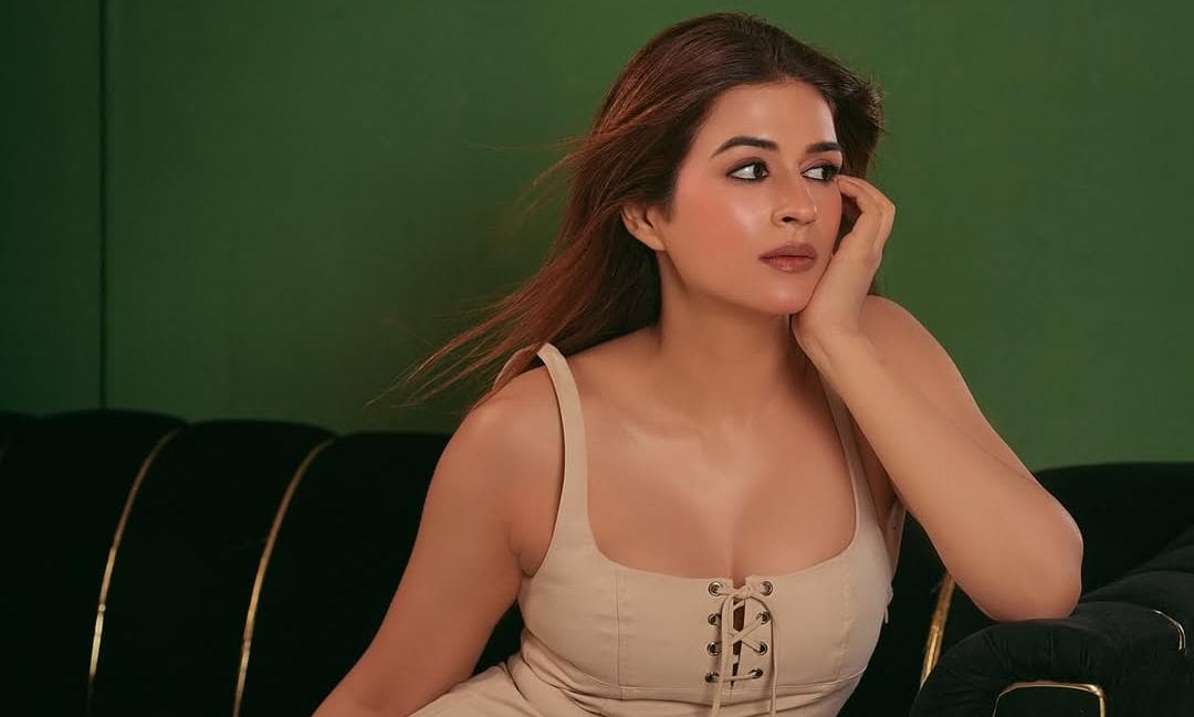 Shradha Das Proves Age Is Just a Number with Stunning New Photo Shoot