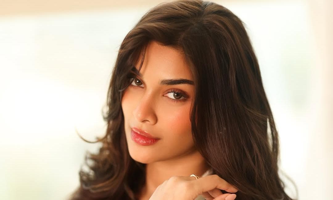 Sai Manjrekar's Viral Photoshoot Sets New Glamour Goals After Major Success