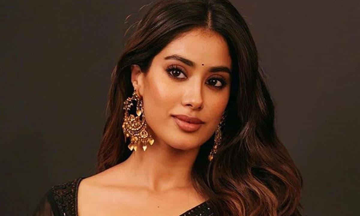 Janhvi Kapoor Opens Up on Media's Treatment of Mother Sridevi, Sparks Industry Discussion